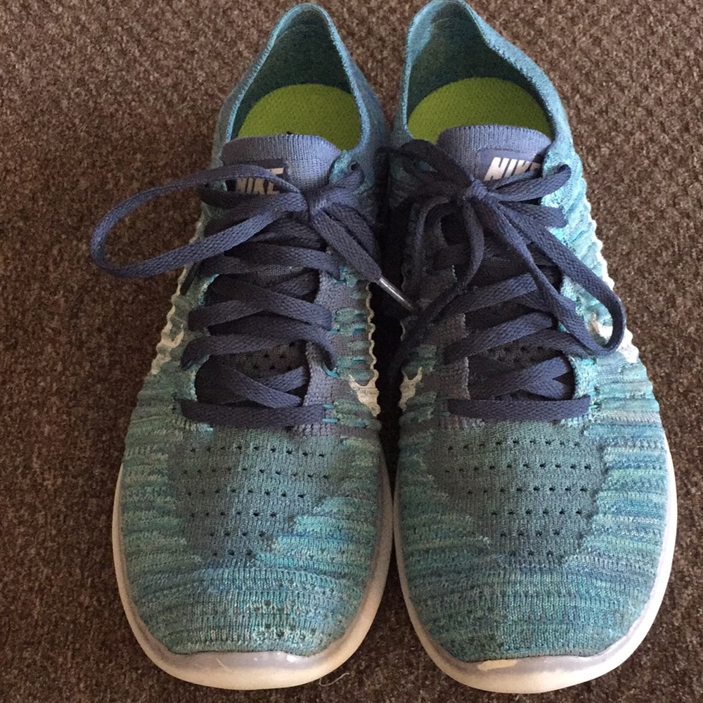 Nike Flyknits size 8.5